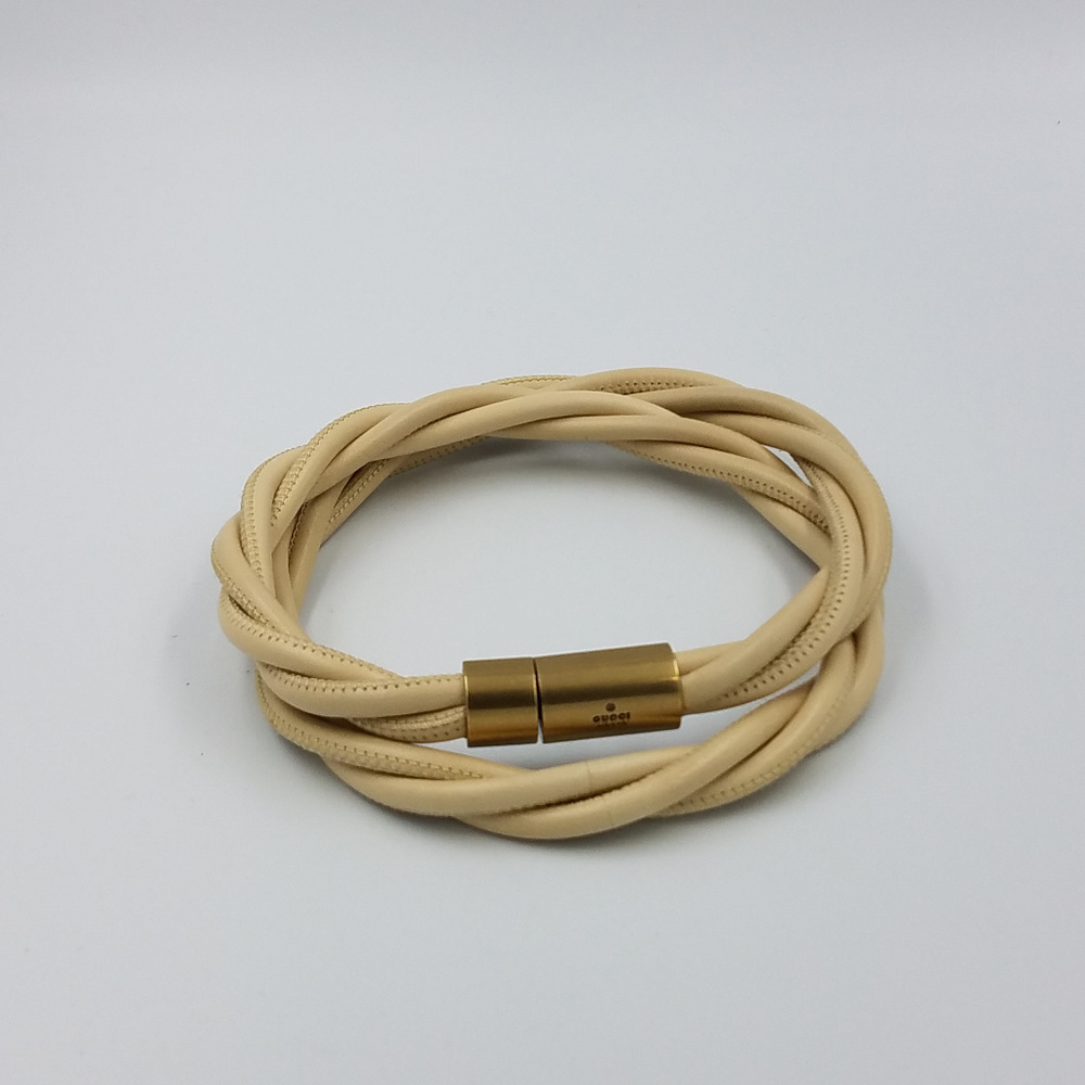 AUTHENTIC GUCCI Ivory  Leather Belt - Gold Clasp